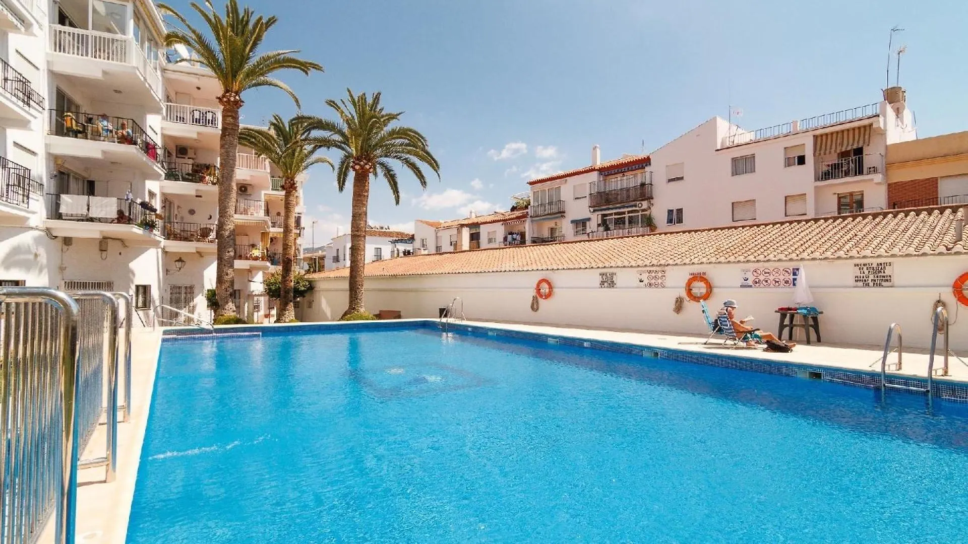Apartment Ferienwohnung Fuer 4 Personen Ca 65 Qm In Nerja, Andalusien Costa Del Sol